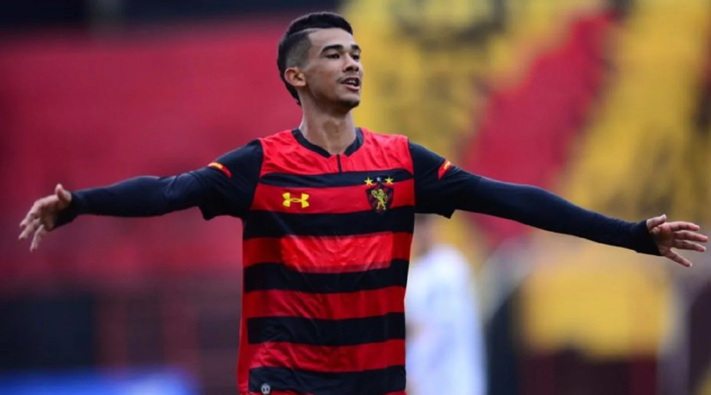 Сілва де Олівейра Густаво / Фото adoniassoares