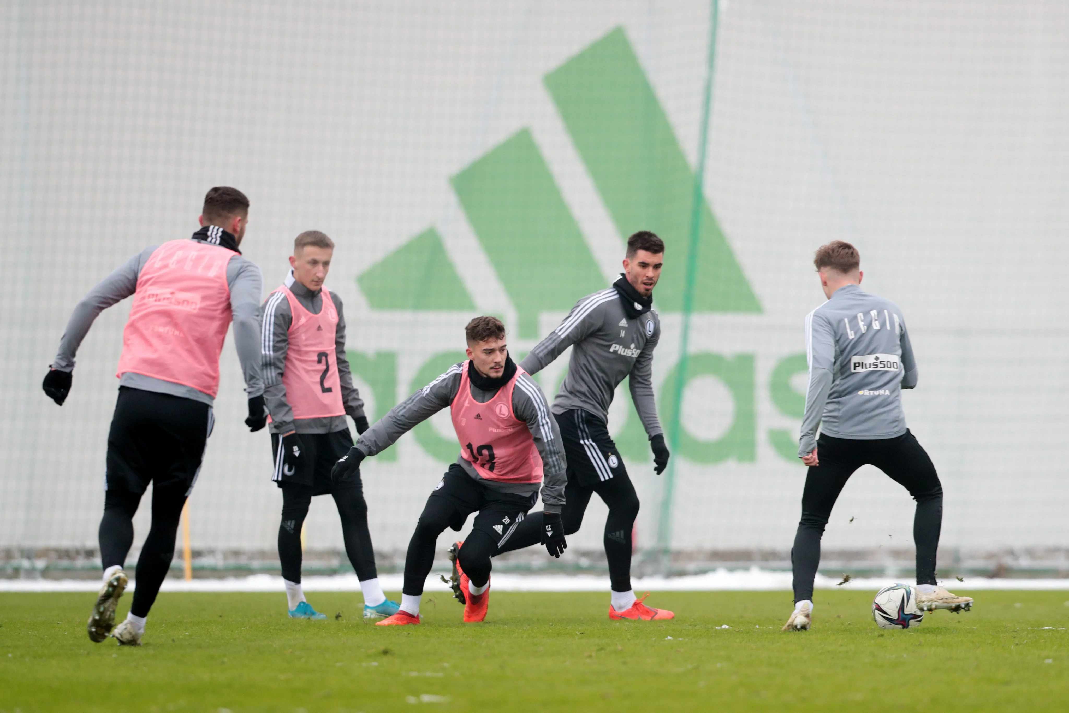 Ігор Харатін (другий справа) / Сайт Легії