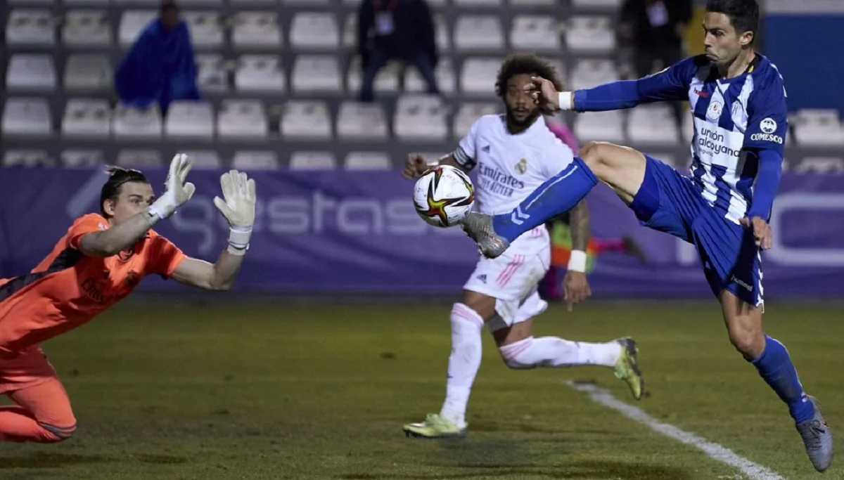 Лунин против Алькояно