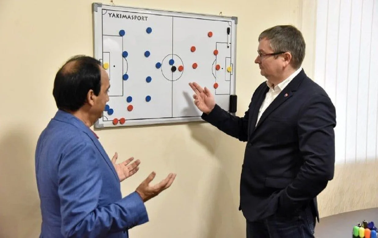 Тарік Махмуд Чаудрі та Андрій Санін / Фото Маріуполь