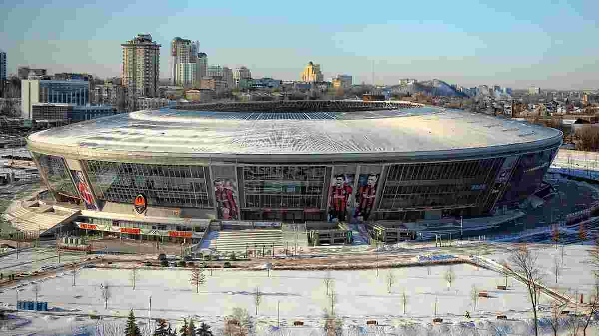Донбас Арену засипало снігом: сумне видовище