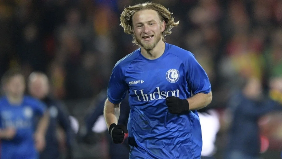 Фото к новости: Хавбек сборной Украины кардинально сменил имидж