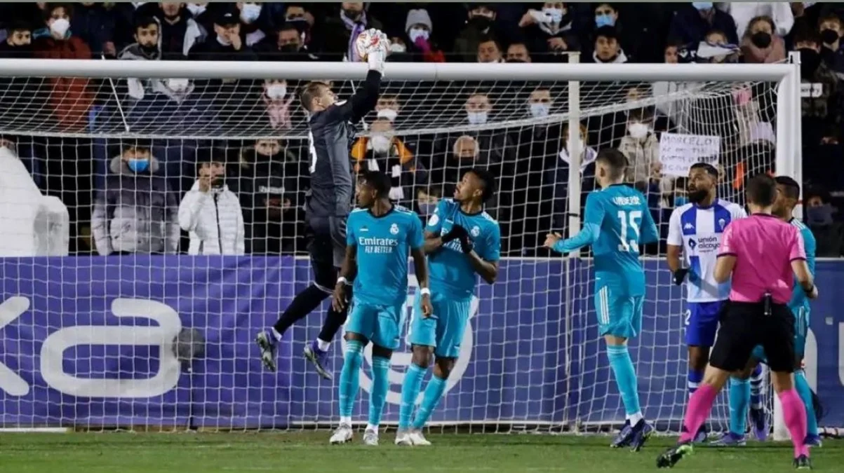 Андрій Лунін / ФК Реал