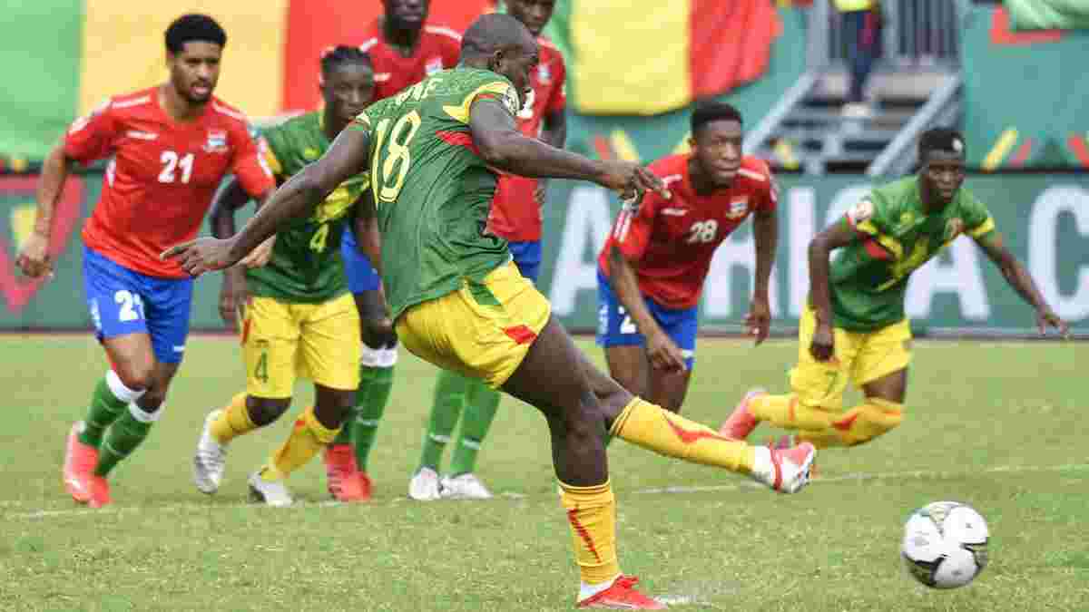 Пенальти решили судьбу матча Гамбии и Мали – звезда Брайтона "наломал дров" в обеих штрафных площадках