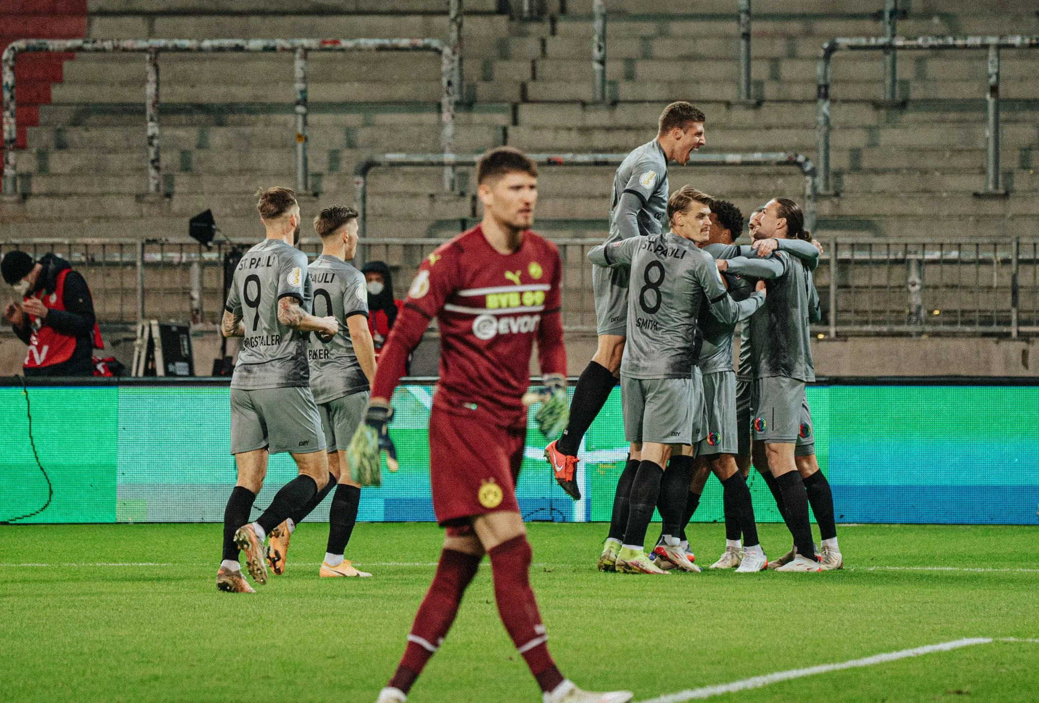 Санкт-Паулі святкує / Сайт клубу