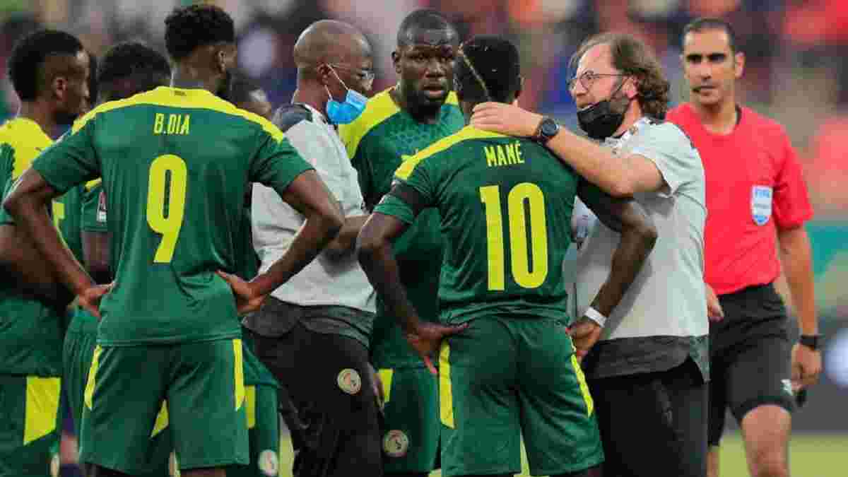 Мане і голкіпер Кабо-Верде опинилися в лікарні після зіткнення головами в матчі Кубка Африки