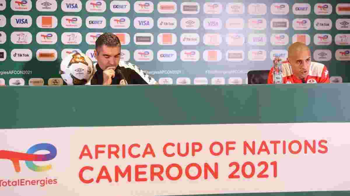 Неизвестный забрал микрофон и скрылся из зала пресс-конференций: курьез перед четвертьфиналом Кубка Африки