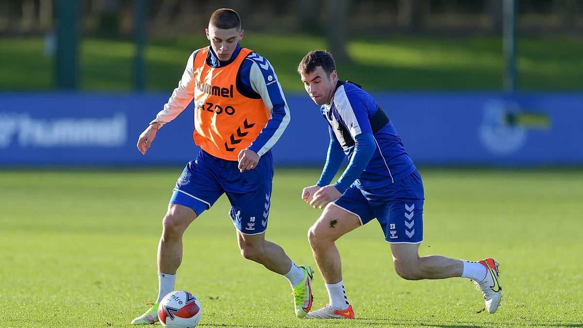 Віталій Миколенко (ліворуч) / ФК Евертон