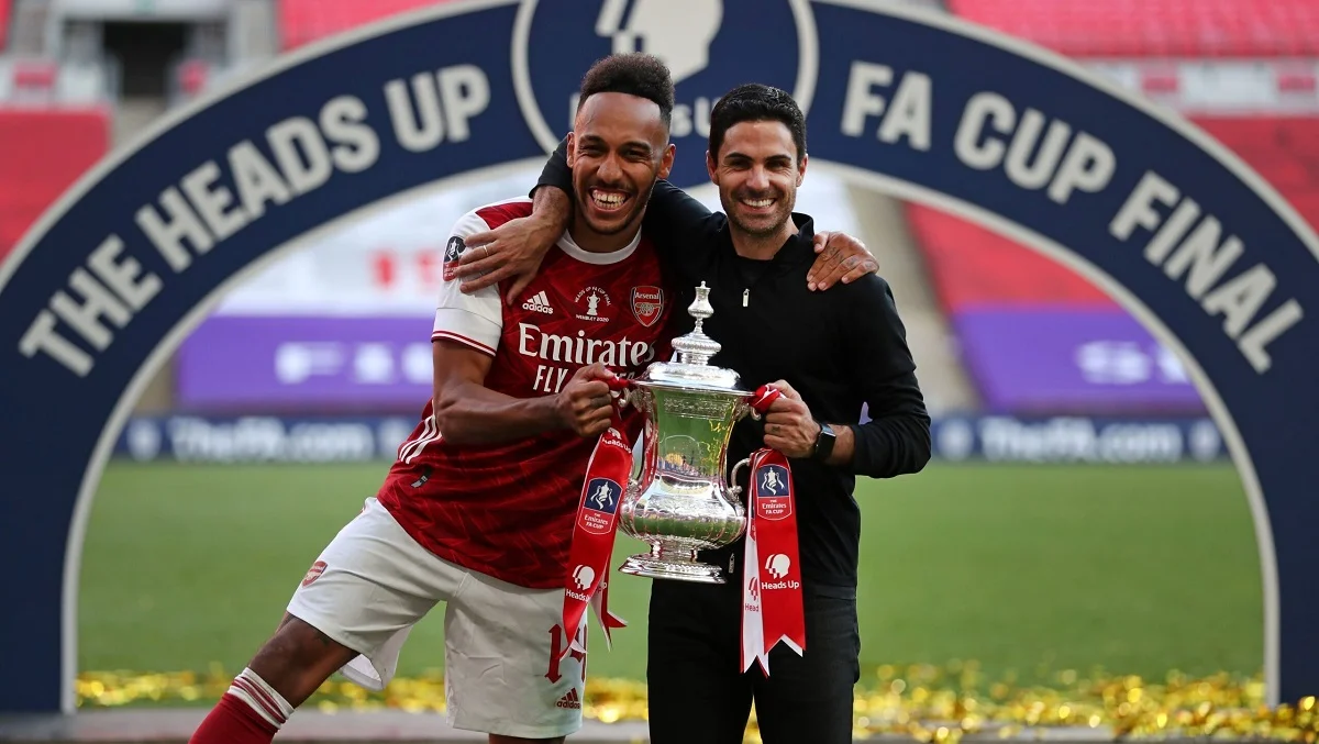 Пьер-Эмерик Обамеянг и Миккель Артета / Getty Images