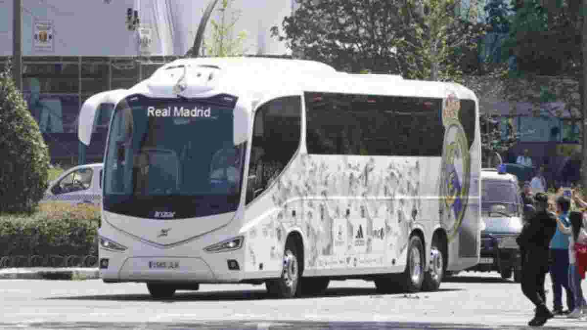 Реал огненно встретили фанаты соперника перед матчем Кубка Испании, разбив окно автобуса
