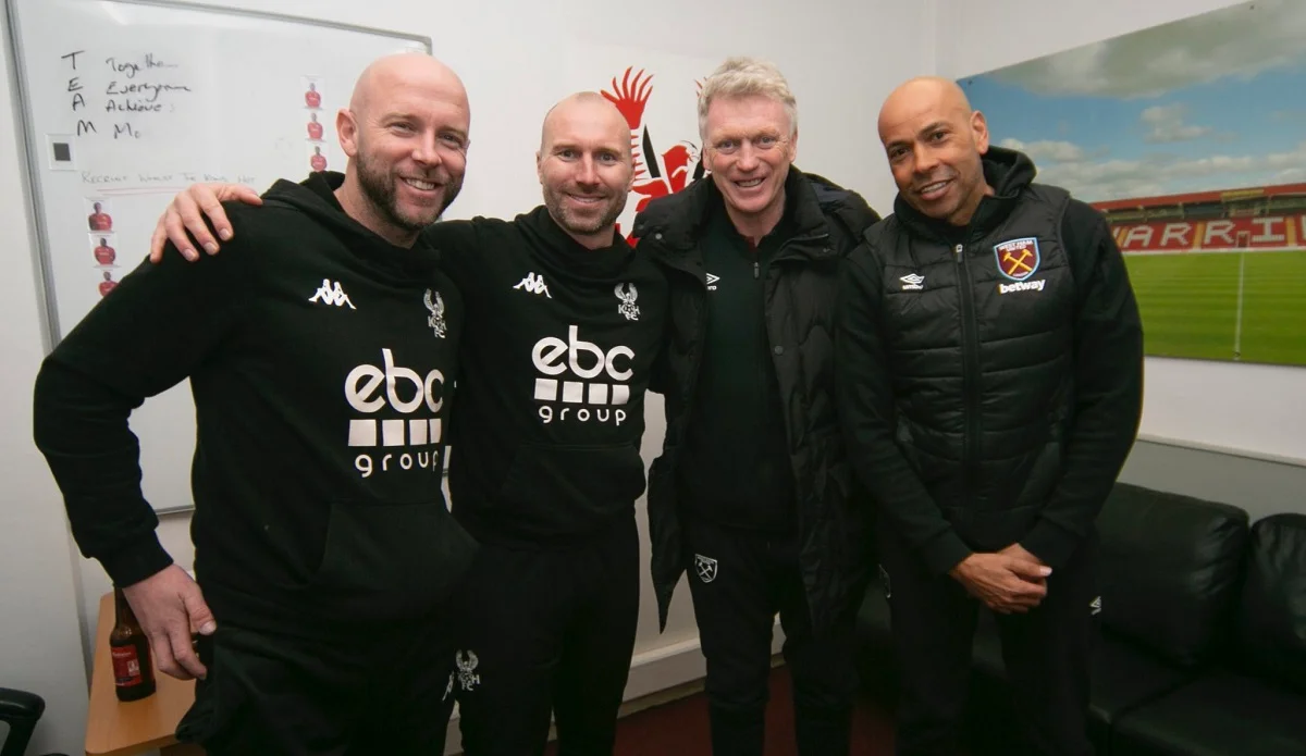 Тренерські штаби Кіддермінстера та Вест Хема / Твіттер ФК Кіддермінстер