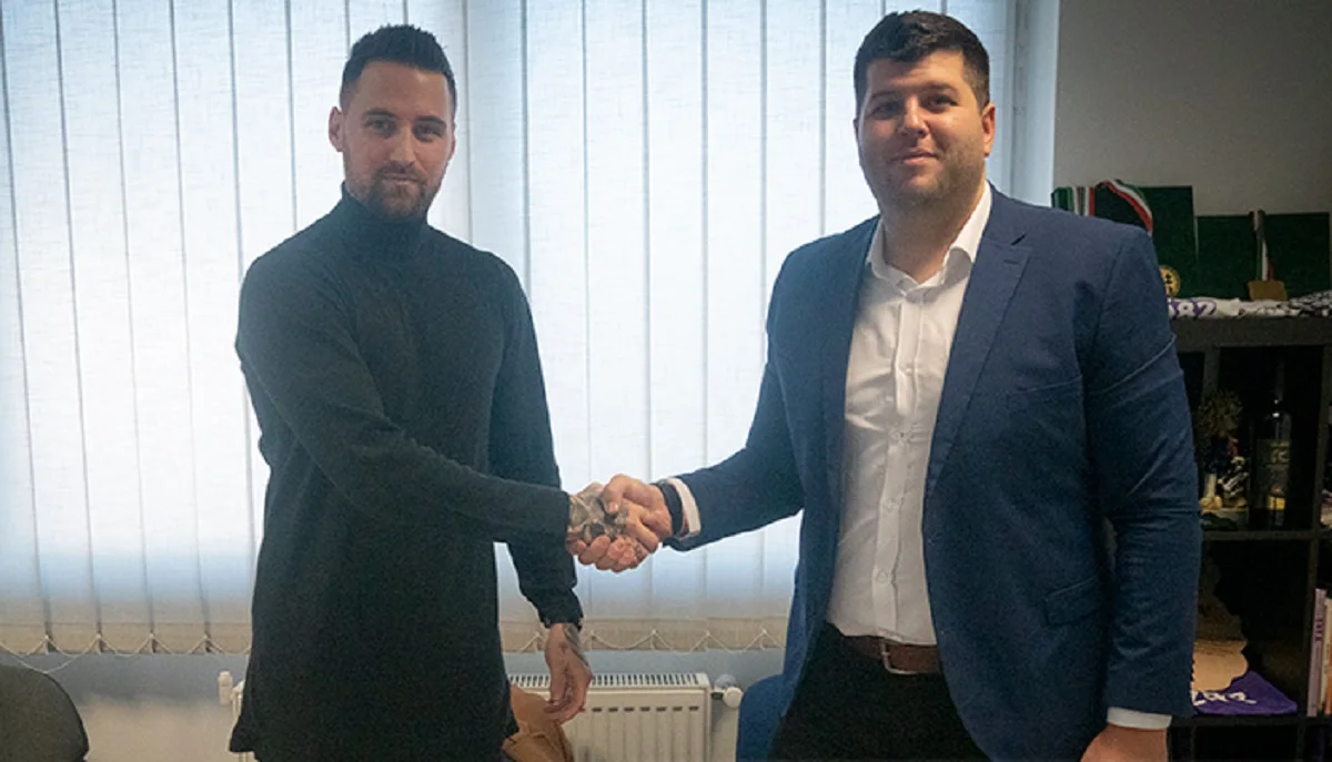 Тамаш Кадар (ліворуч) / ФК Уйпешт