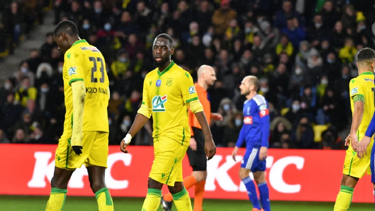 Протистояння Нанта і Бастії / Twitter "канарок"