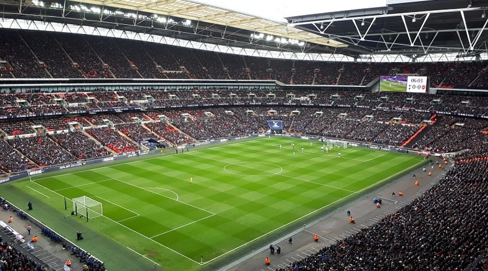 "Уэмбли" позволил Тоттенхэму несколько раз обновить рекорд посещаемости