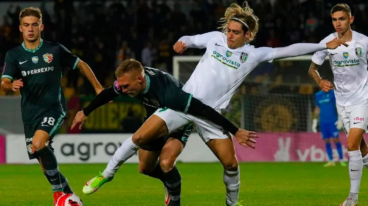 Клаудіо Спінеллі (в центрі) / ФК Олександрія