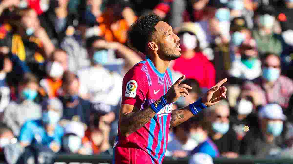 Перша розгромна перемога Хаві і прем'єрні голи Обамеянга у відеоогляді матчу Валенсія – Барселона – 1:4