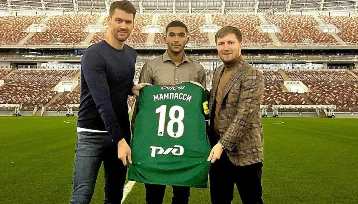 Марк Мампасси (по центру) / фото из соцсетей