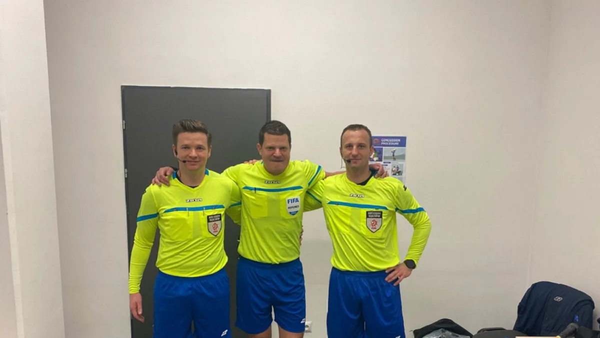 Поляки підтримують українців / Laczy nas pilka