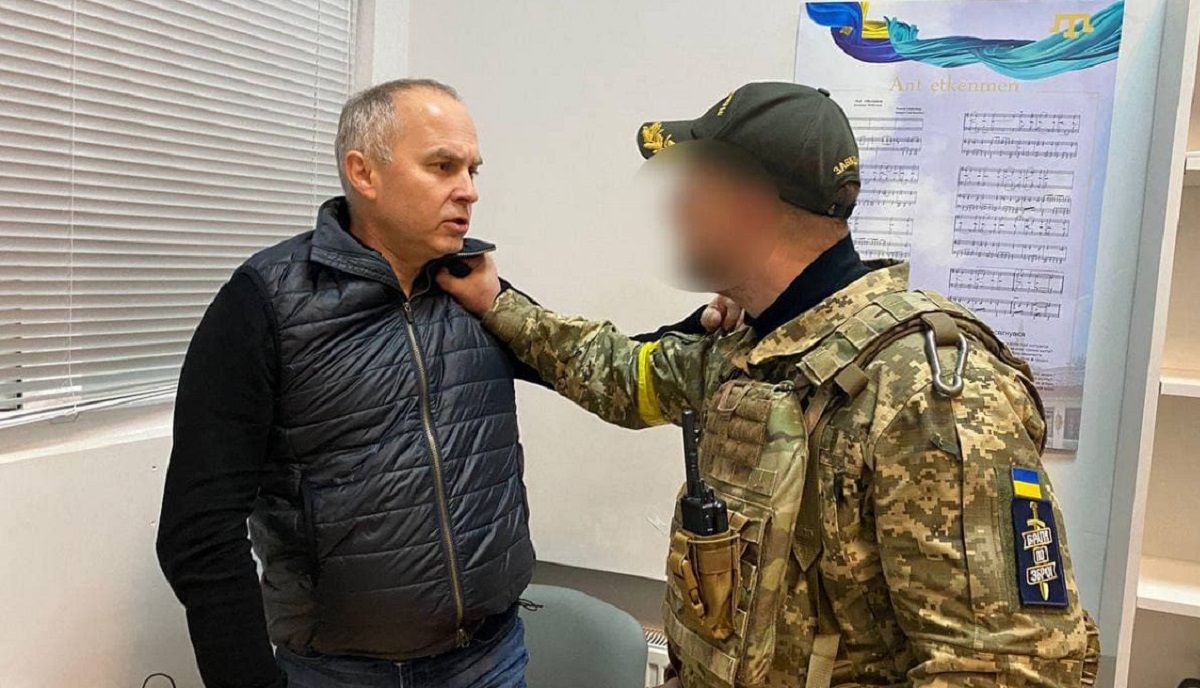 Нестор Шуфрич (слева), которого поймали "на горячем" / Фото из открытых источников