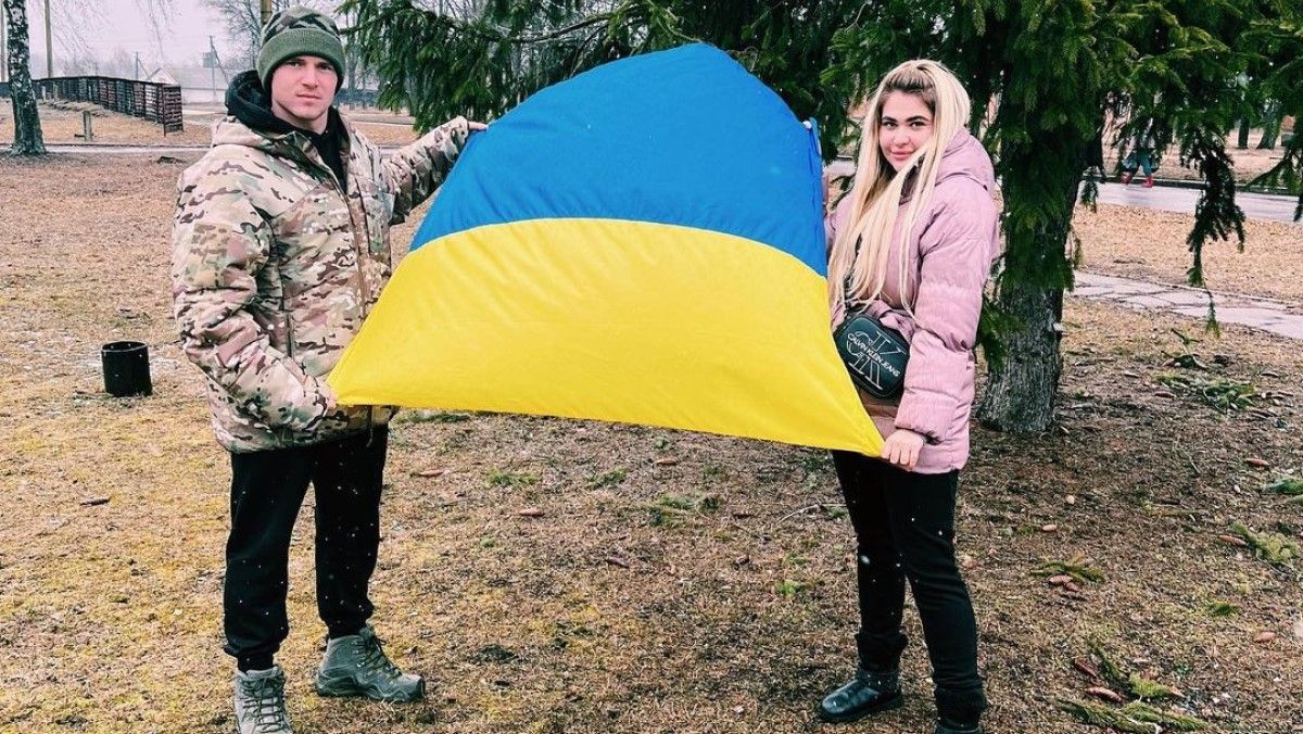 Віктор Корнієнко разом зі своєю дівчиною / соцмережі