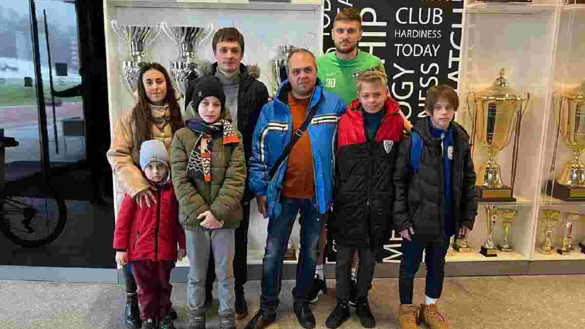 Пластун провел экскурсию детям-беженцам из Украины – двое мальчиков будут тренироваться в академии Лудогорца