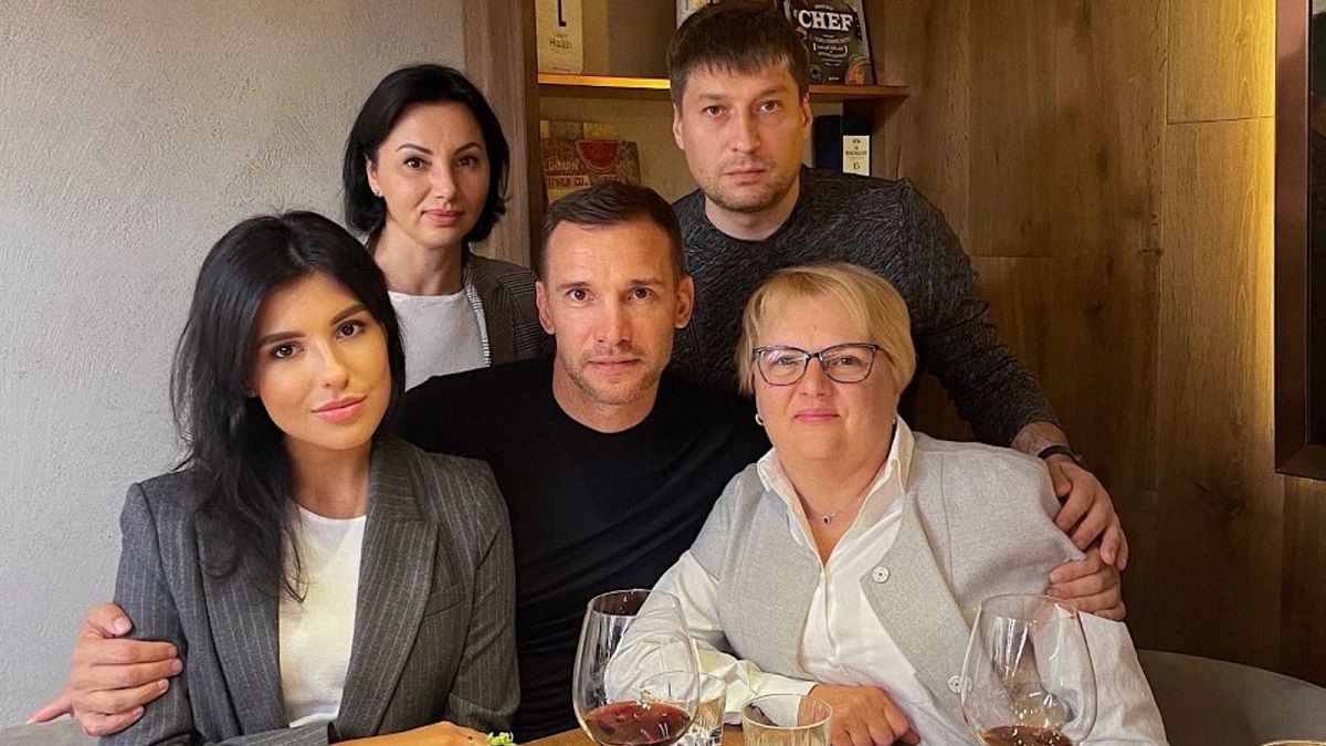 Андрей Шевченко с семьей (мамой, сестрой и племянницей) / Getty Images