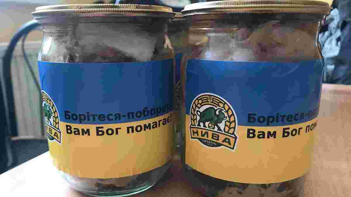 Нива Тернополь перешла на обеспечение ВСУ едой – в клубе готовят тушенку и паштет в специальных банках