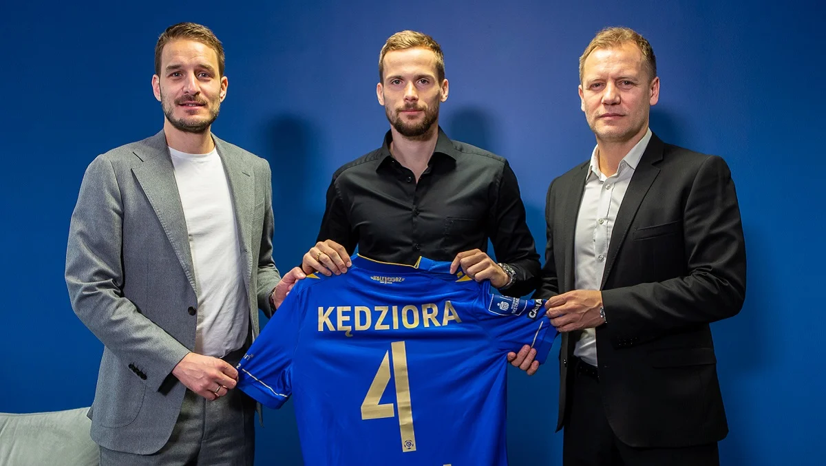 Томаш Кендзьора (посередині) / фото: Лех
