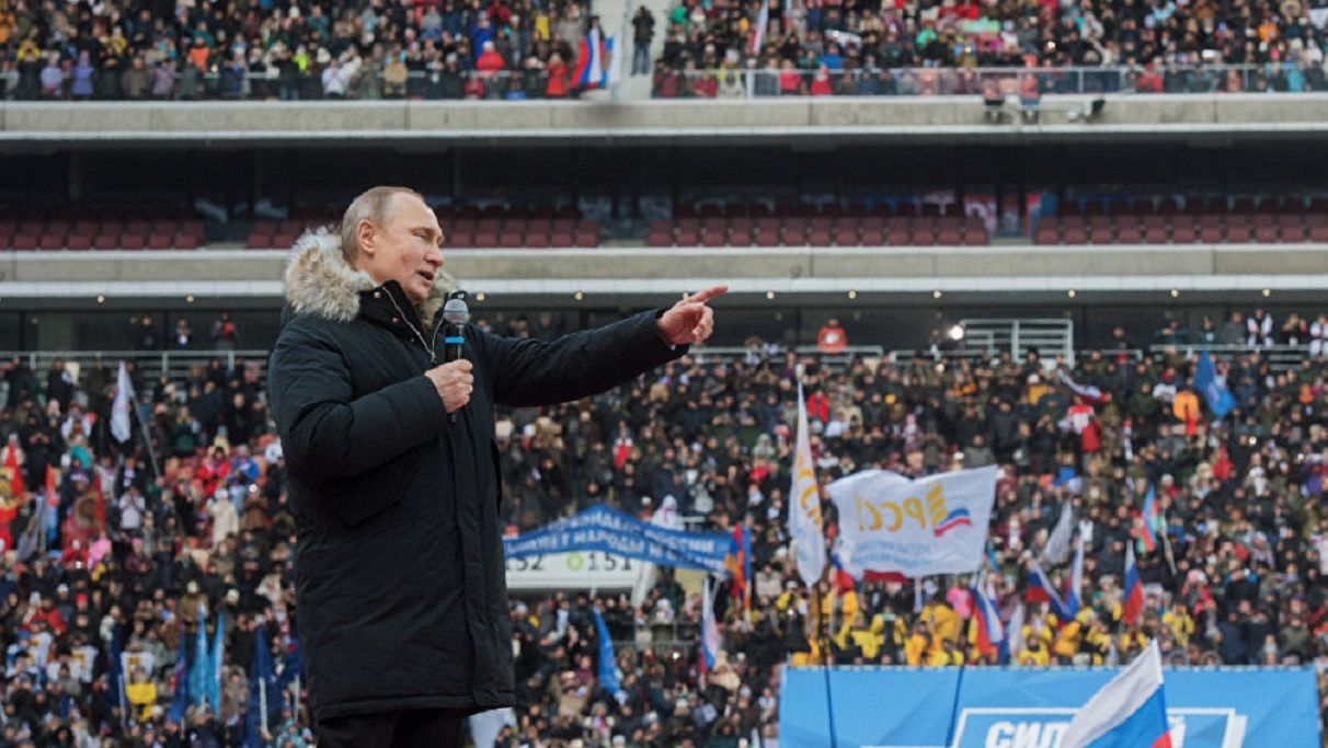 Путин перед толпой зомби / ТАСС