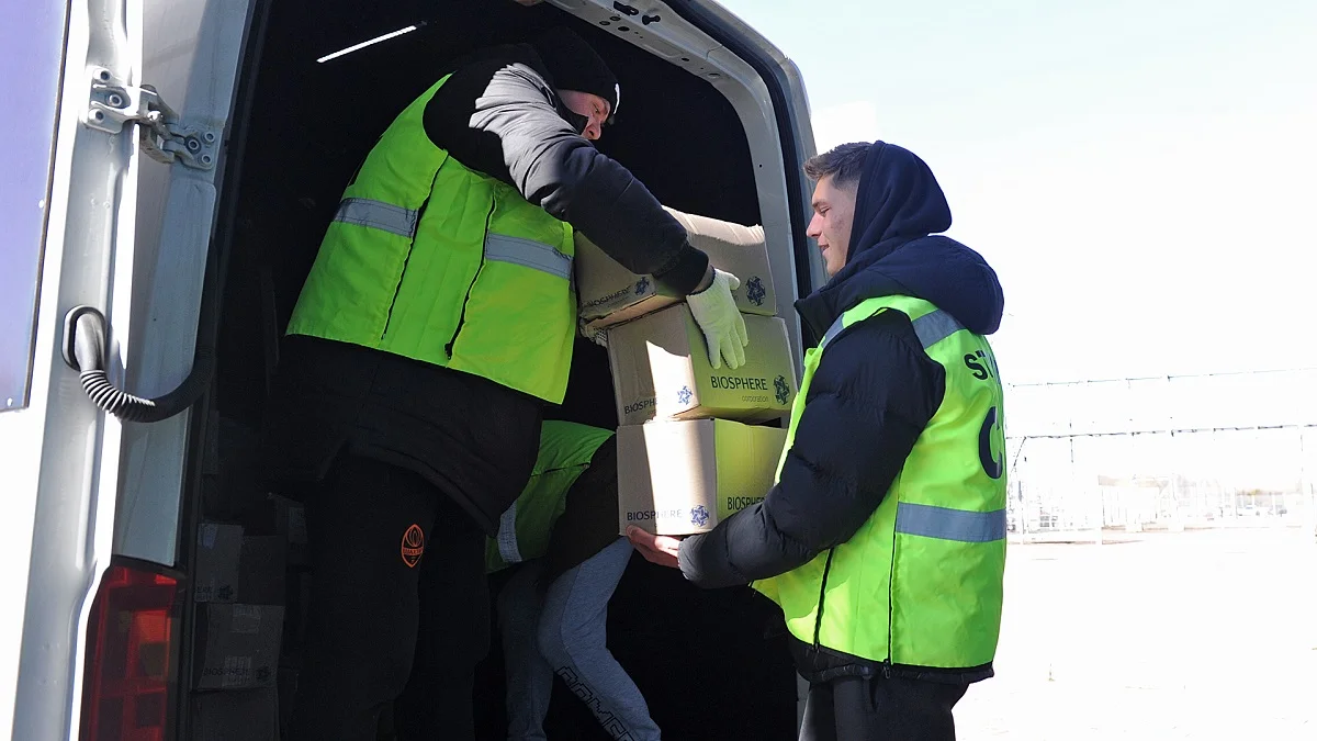 Георгій Судаков волонтерить / Сайт Шахтаря