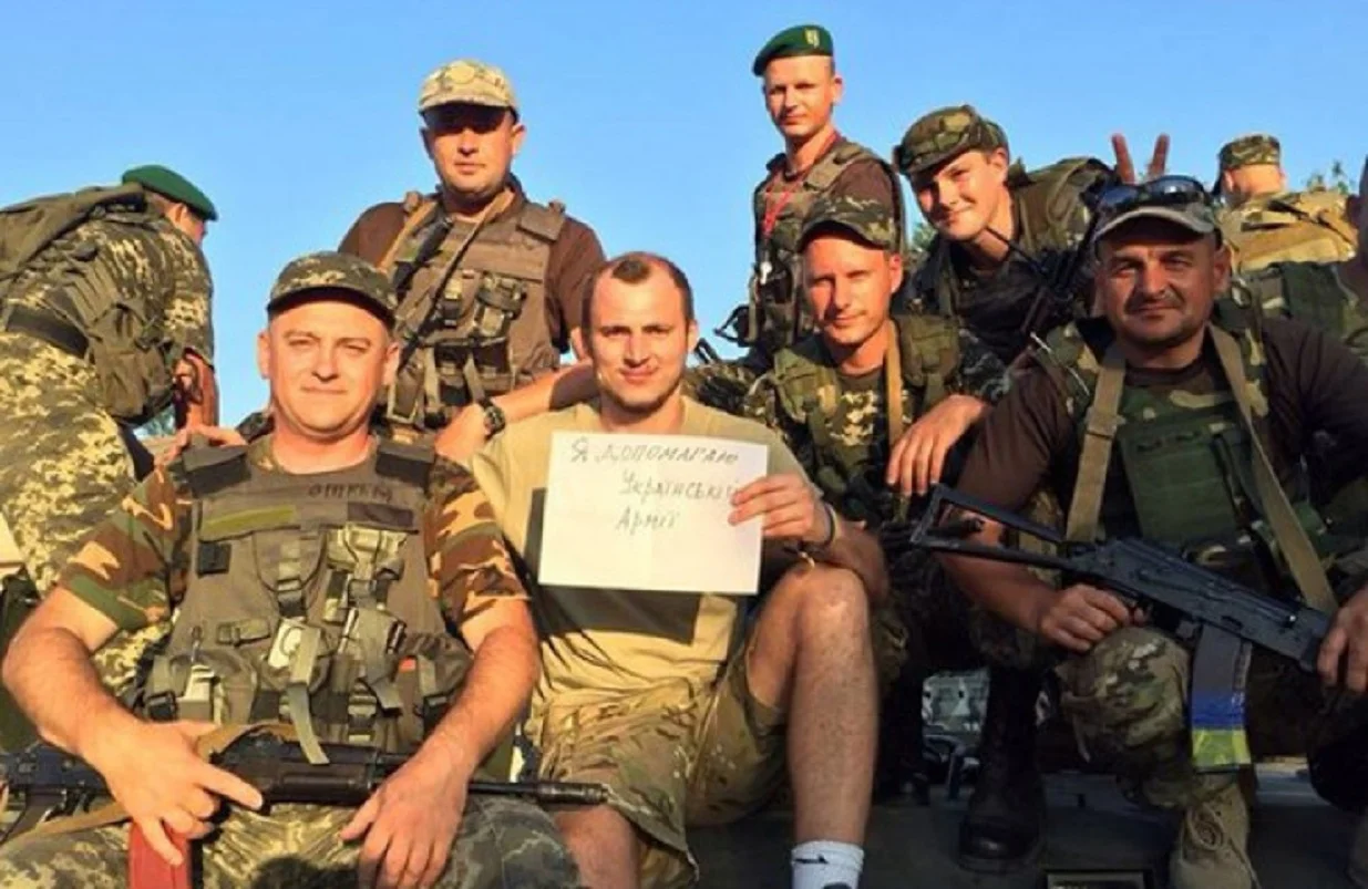 Роман Зозуля із солдатами / Фото з відкритих джерел