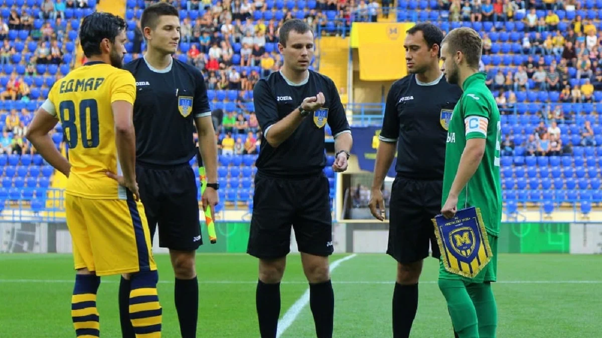 Дмитро Кубряк (посередині) / фото із соцмереж