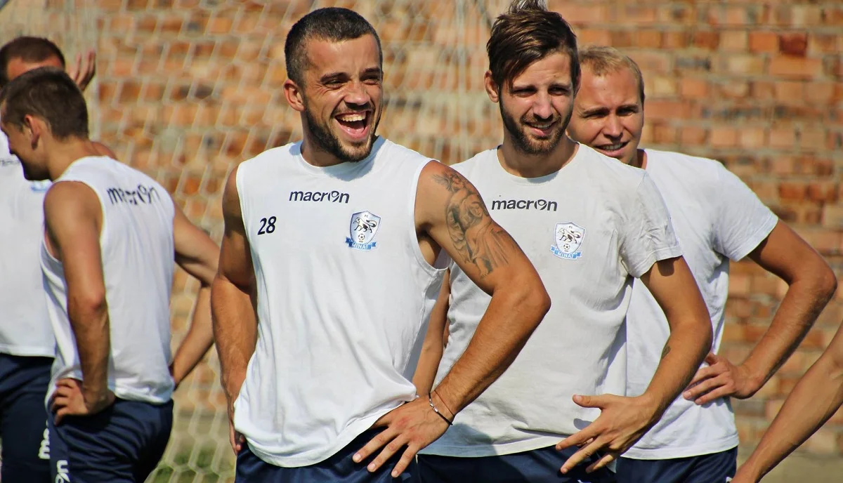 Роберт Гегегдош (в центре) / ФК Минай