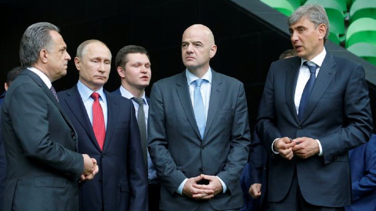 Джанні Інфантіно серед окупантів / REUTERS