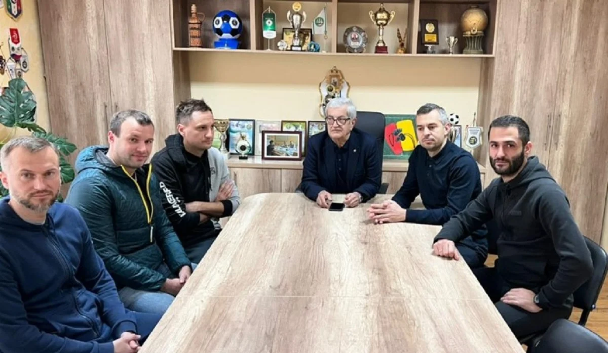 Лучано Лучи с арбитрами / УАФ