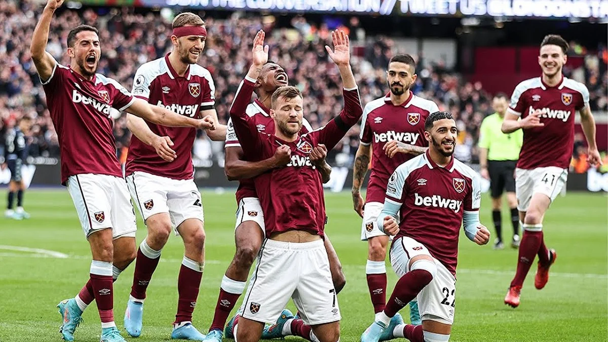 Ярмоленко забил Астон Вилле / Getty Images