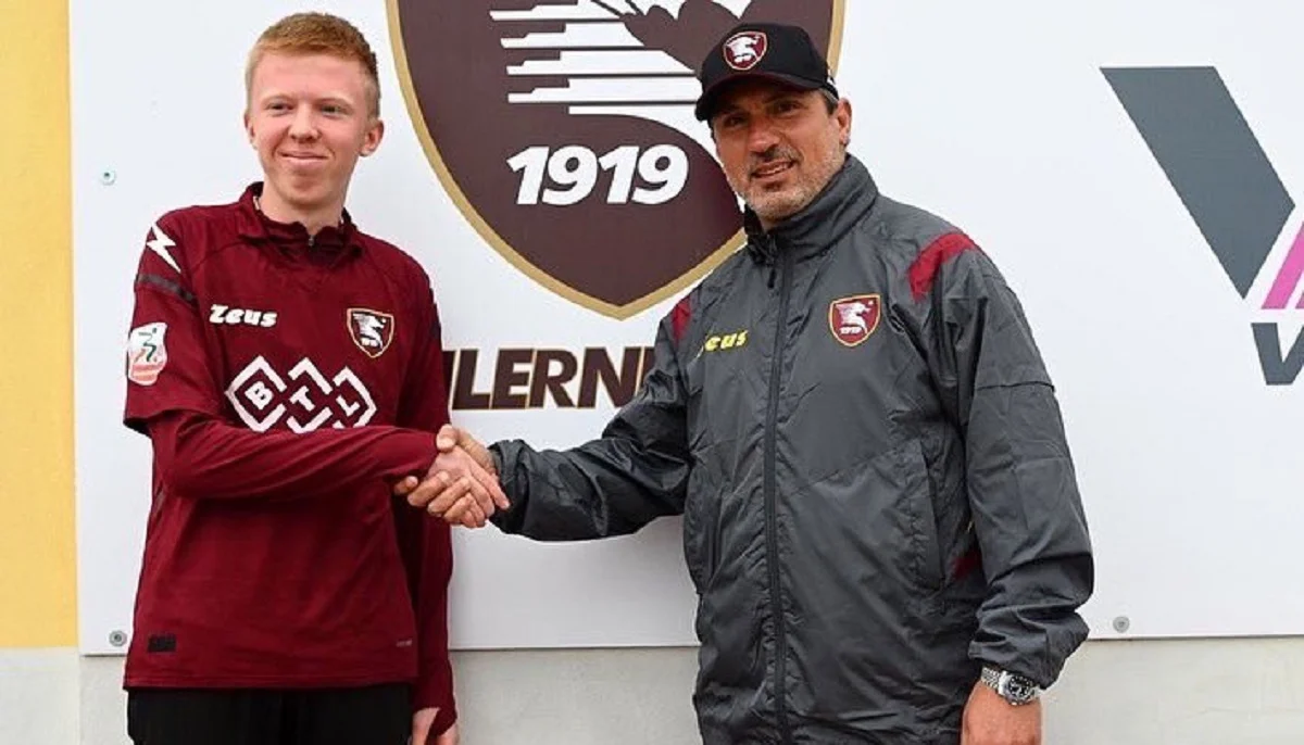 Костянтин Смалько (ліворуч) / ФК Салернітана