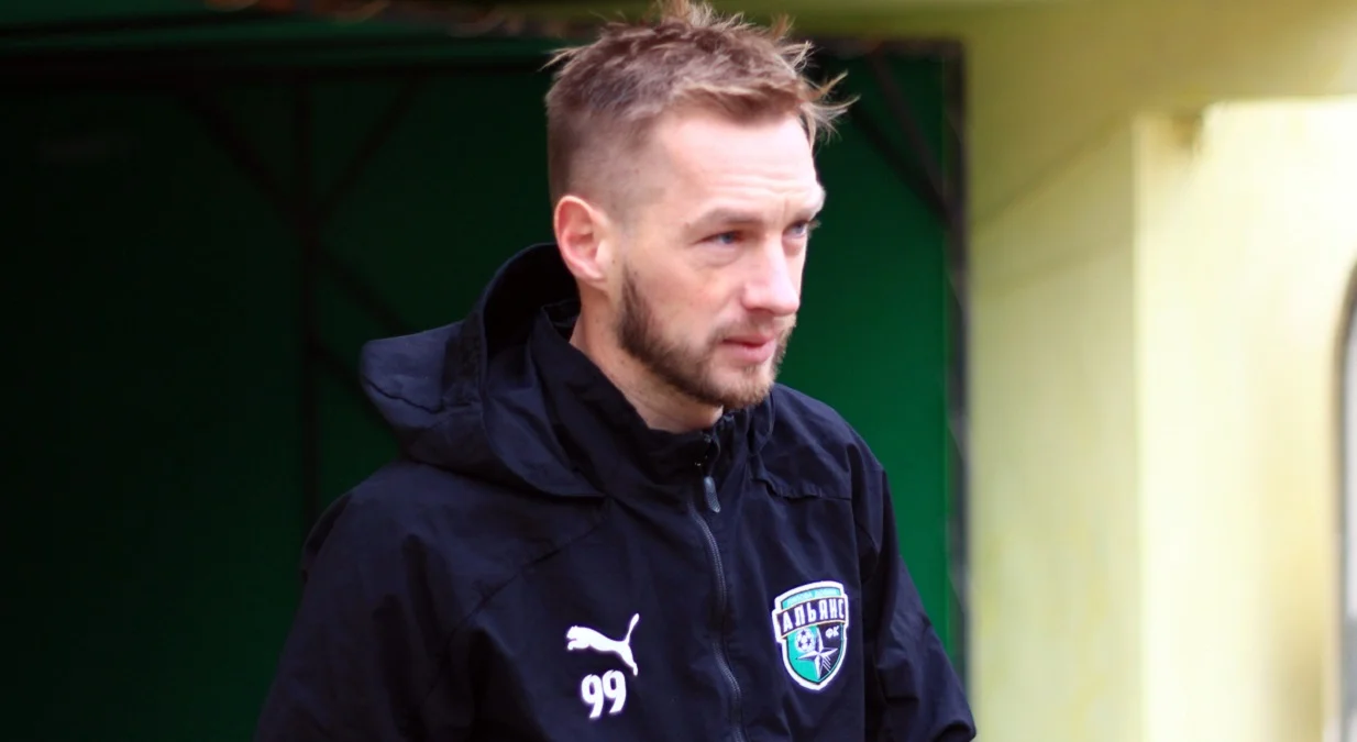 Фото к новости: "Тесть вибрався із Маріуполя – я не наважився запитати, що він там пережив": екс-зірка УПЛ шукає клуб у Франції