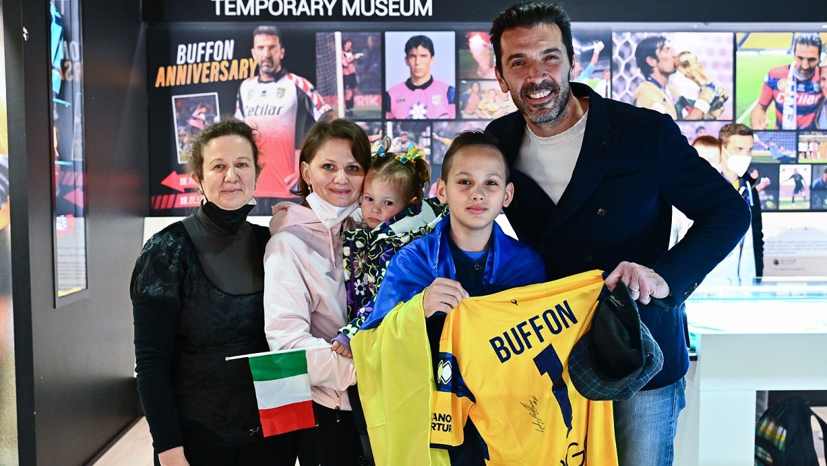 Джанлуиджи Буффон и семья из Украины / фото: Парма