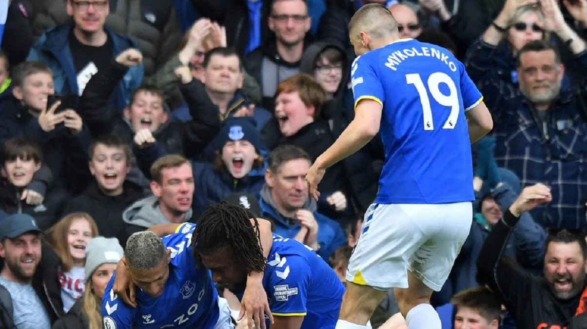 Виталий Миколенко с одноклубниками / Getty Images