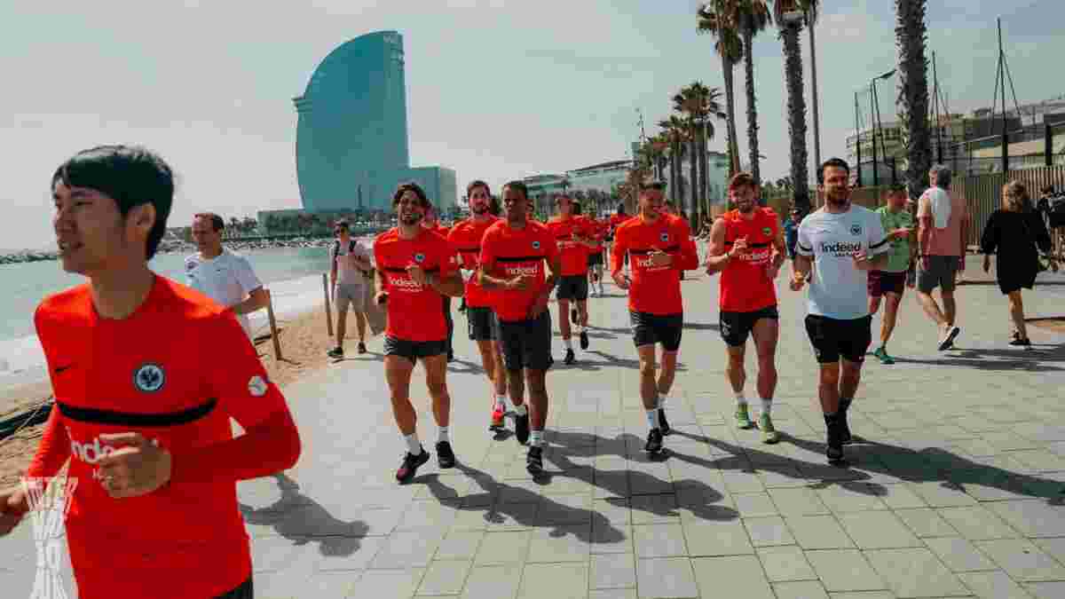 Игроки Айнтрахта оригинально отпраздновали победу над Барселоной – эпичные кадры