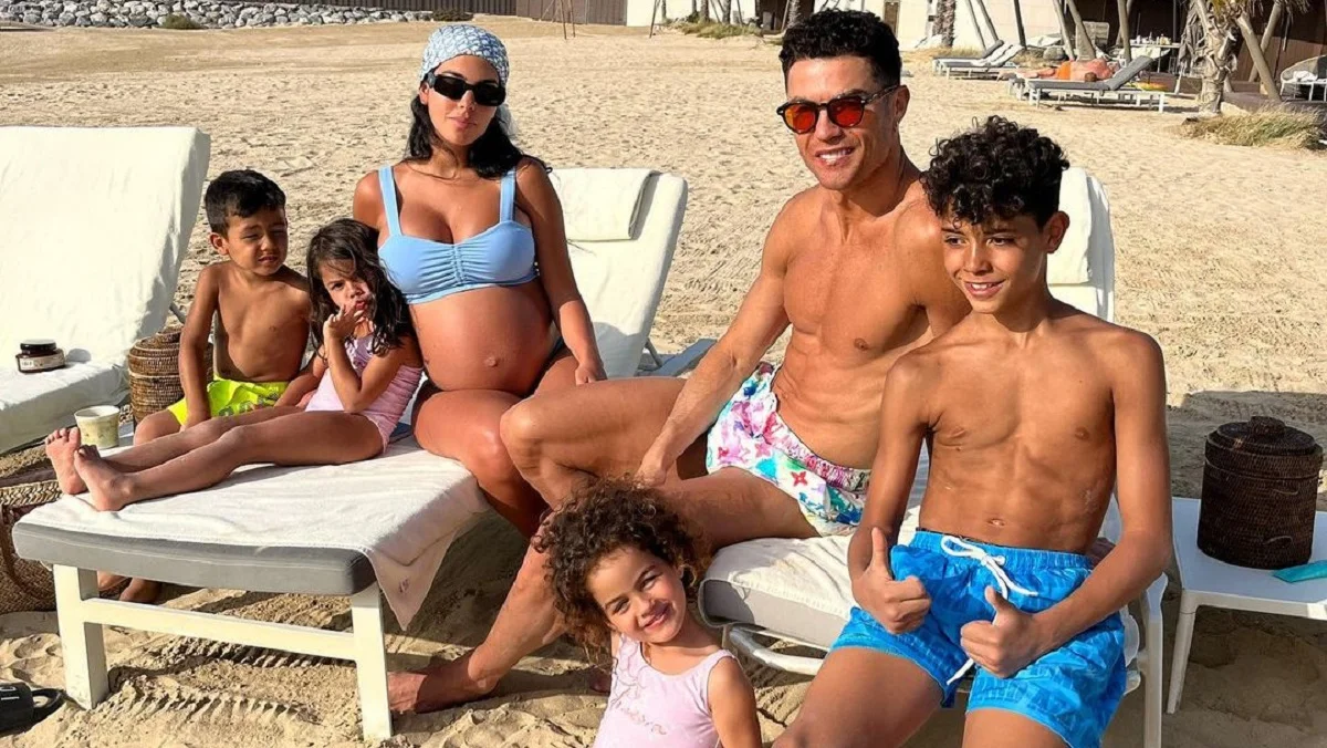 Роналду с семьей / фото из соцсетей