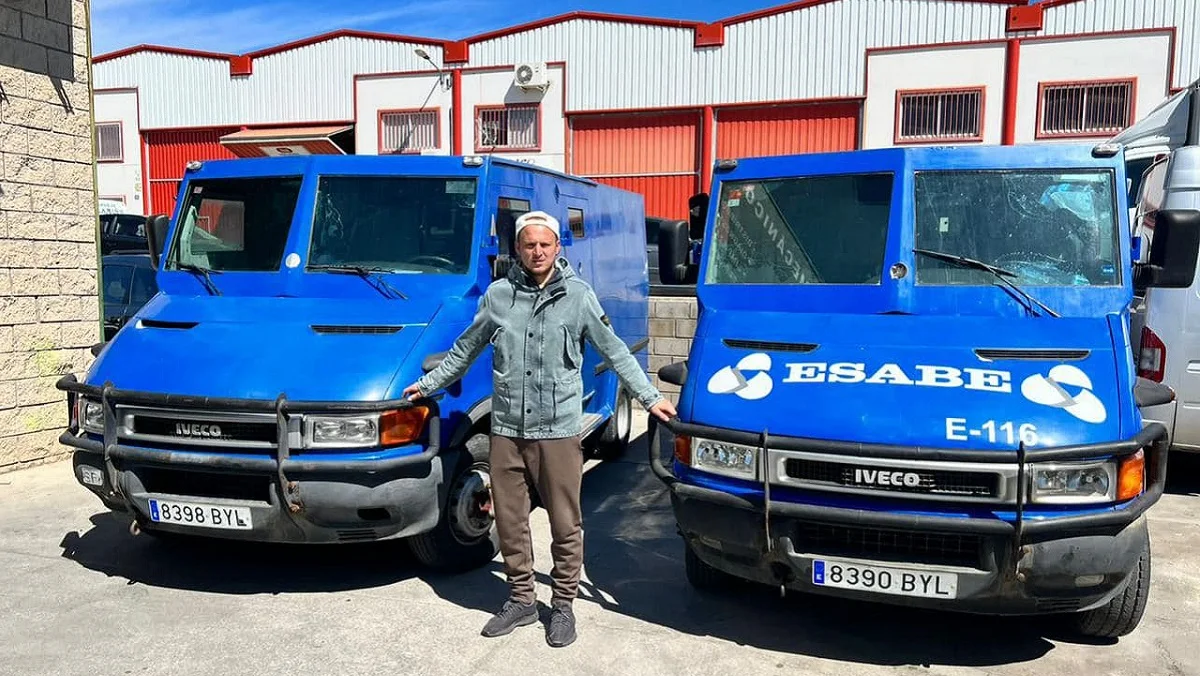 Роман Зозуля з великодніми подарунками / Facebook футболіста