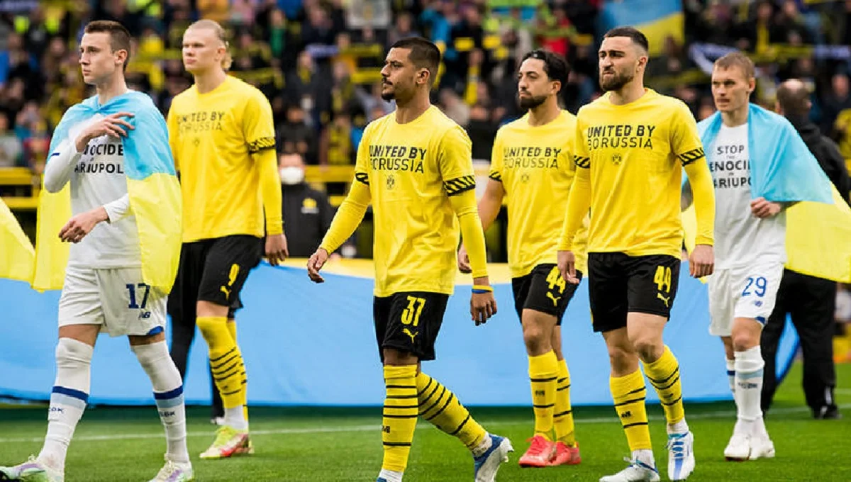 Ерлінг Холанд (другий ліворуч) / ФК Борусія Д