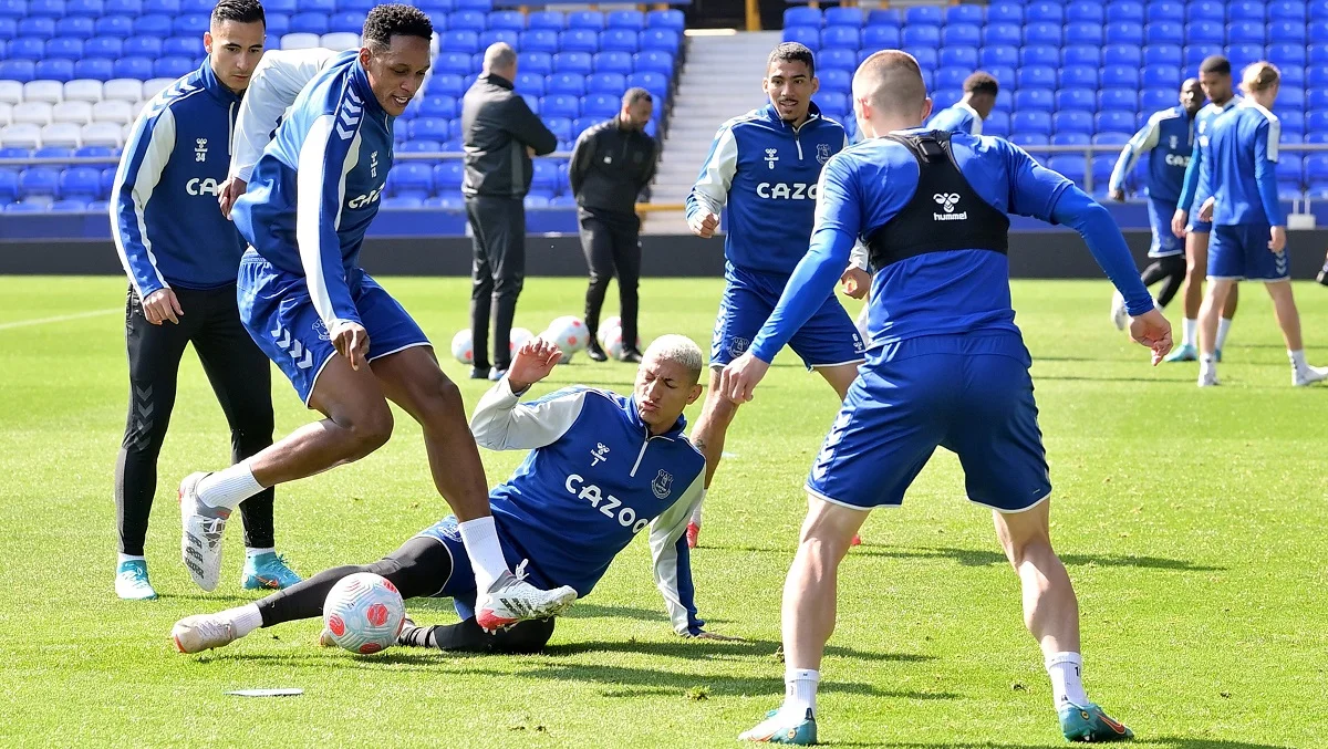 Віталій Миколенко на тренуванні Евертона / Twitter "ірисок"