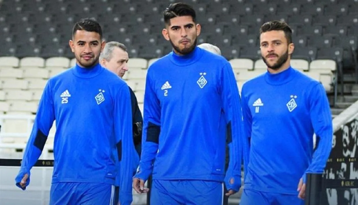 Карлос Самбрано (в центре) / Сайт Динамо