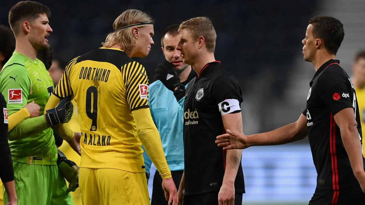 Холанд сыграл последний матч за Боруссию