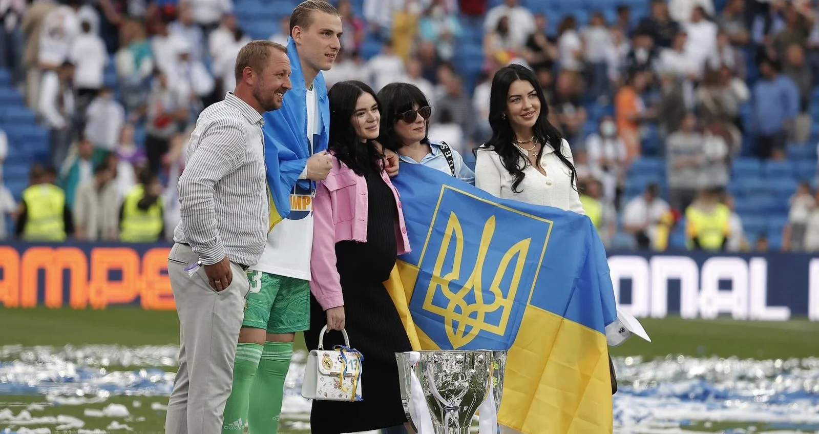 Лунін з близькими