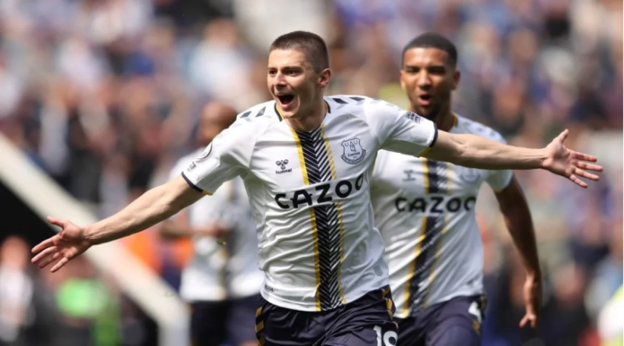 Виталий Миколенко / фото: ФК Эвертон