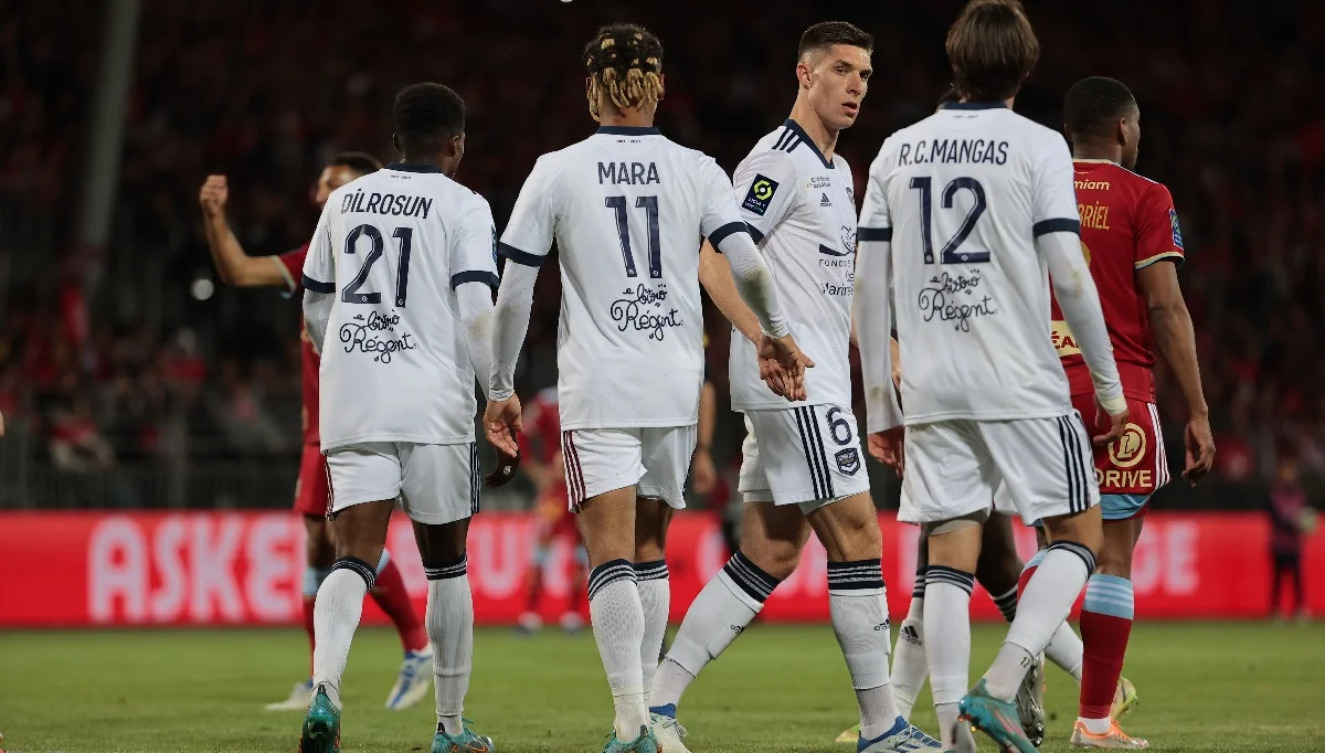 Даниил Игнатенко (в центре) / ФК Бордо